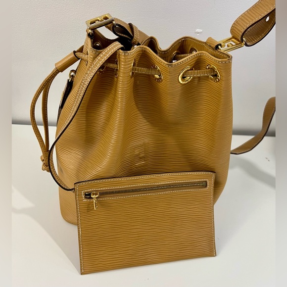 Fendi Epi‎ Bag - Picture 5 of 14